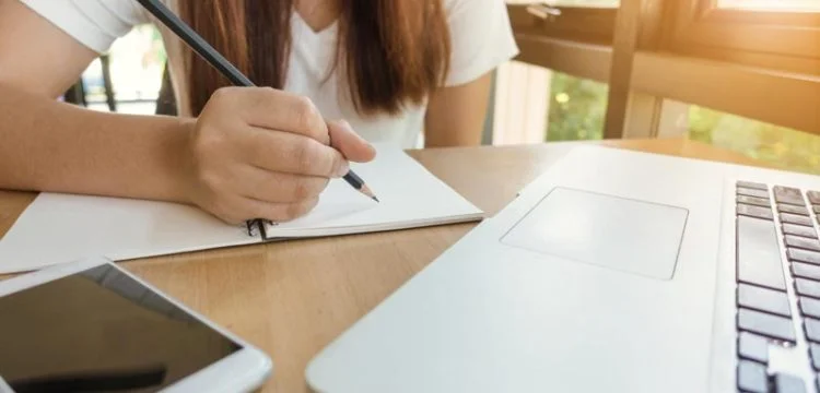 realizar practicas de estudios de traduccion en Tatutrad